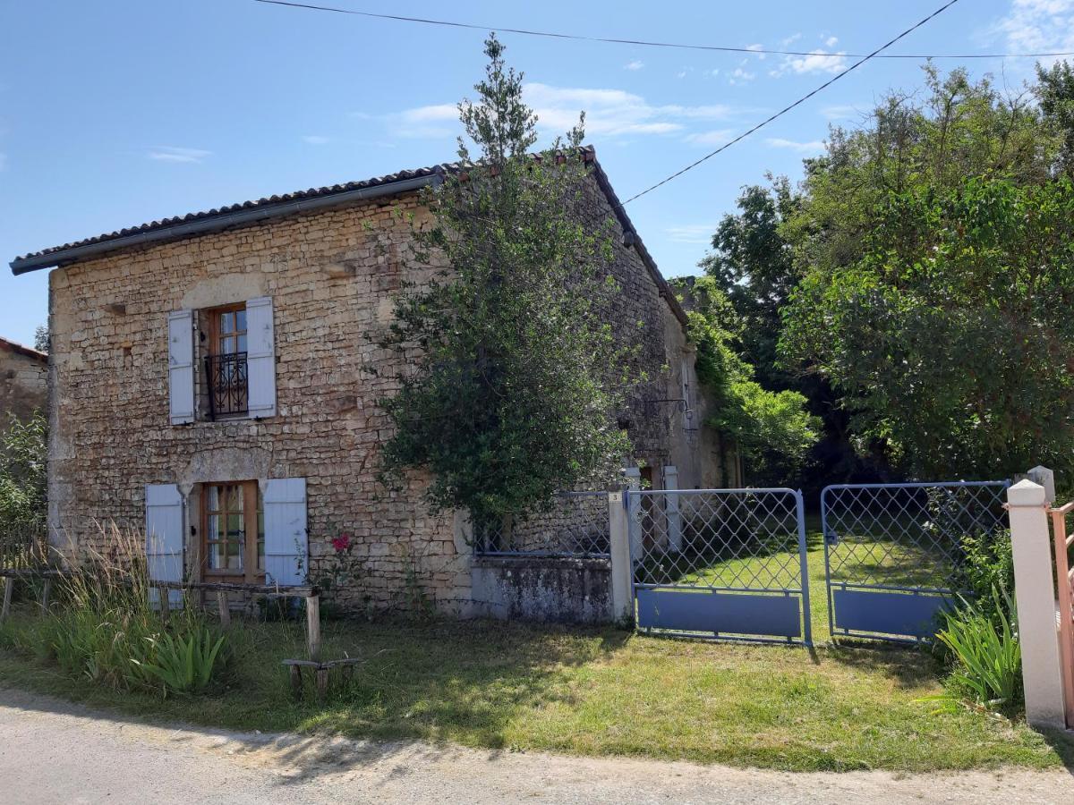 Wisteria Cottage Les Adjots Kültér fotó